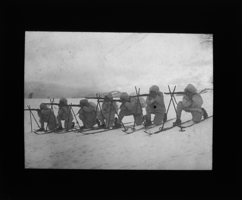 Scranton 139 181228 german mountain patrol in the vosges using their ski sticks to support their rifles